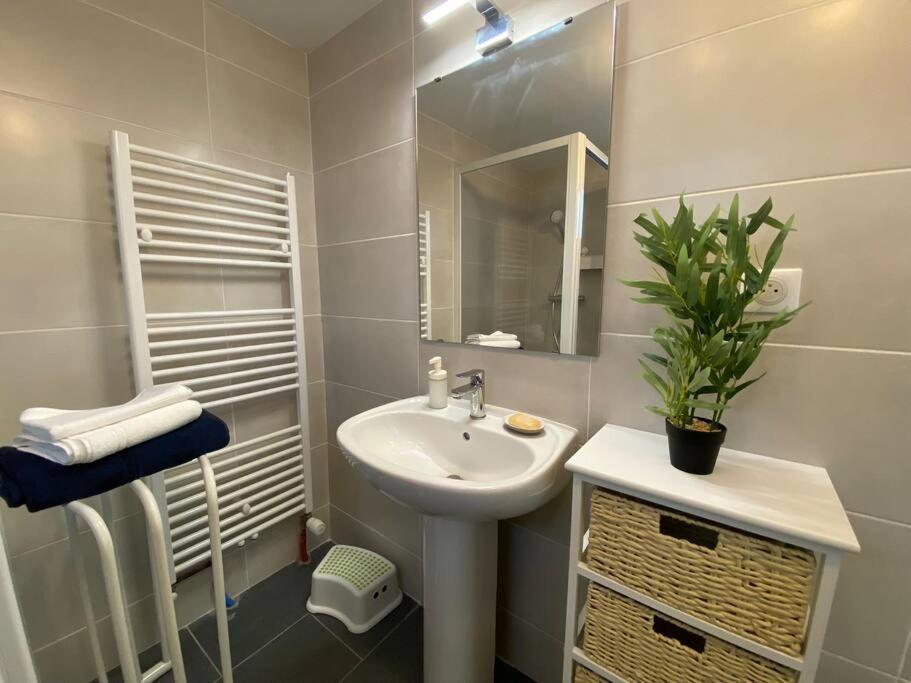 Maison De Charme - 4 Chambres - Courette & Parking Gratuit Amiens Exteriör bild
